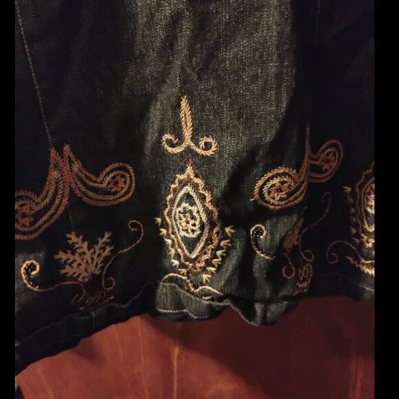 Laura Ashley Denim Embroidered Beaded Button Up Women's Large Jacket 20"W x 24"L - Picture 7 of 7